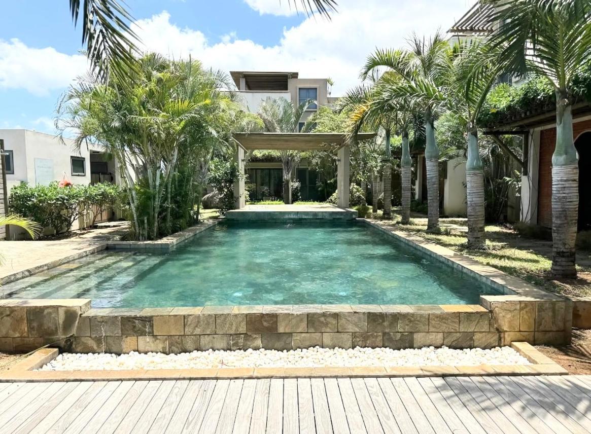 Stunning 3-Bedroom Apartment With Private Rooftop Terrace & Gorgeous Pool Flic-en-Flacq エクステリア 写真